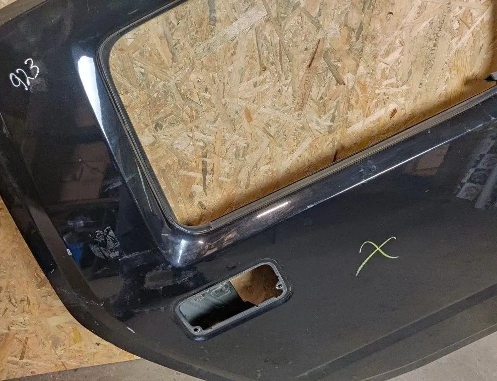 HUMMER H2 1 generation (2002-2009) Pravé zadné dvere 31923113