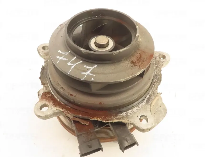 DAF CF (2013-present) Oхлаждающий насос 33102315