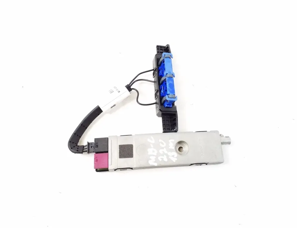 MERCEDES-BENZ C-Class W204/S204/C204 (2004-2015) Zosilňovač antény na kufri A2048200189 33781385