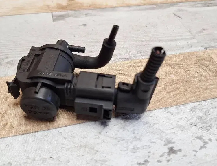 VOLKSWAGEN Touareg 1 generation (2002-2010) Solenoidový ventil 1J0906283B 34003548