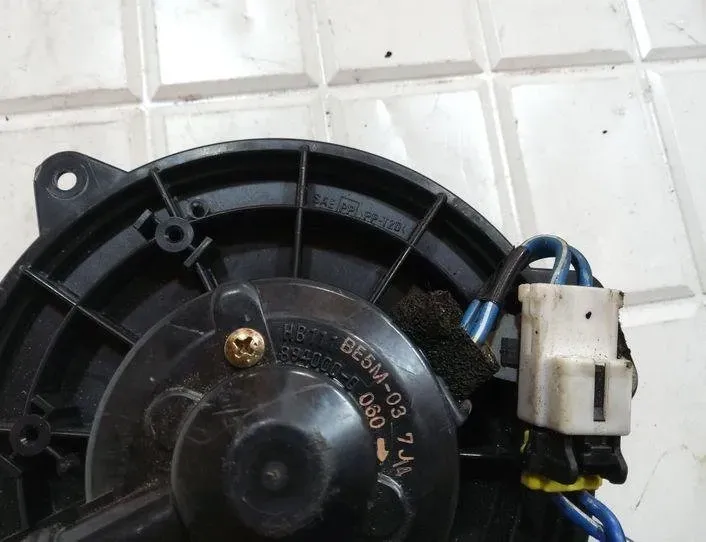 MAZDA 323 BJ (1998-2003) Печка салона 8940000060 18222099