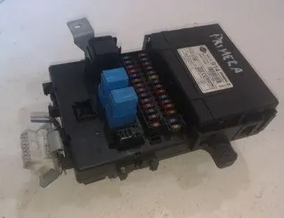 NISSAN Primera P11 (1996-2002) Fuse box 285519F,99421209,5WK48542 18235775