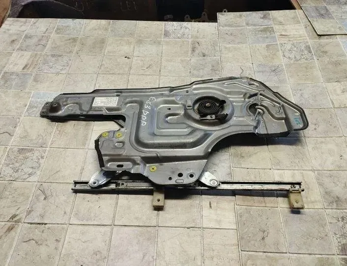 HYUNDAI Trajet 1 generation (2000-2007) Regulátor okna ľavých predných dverí 324803A000 21033799