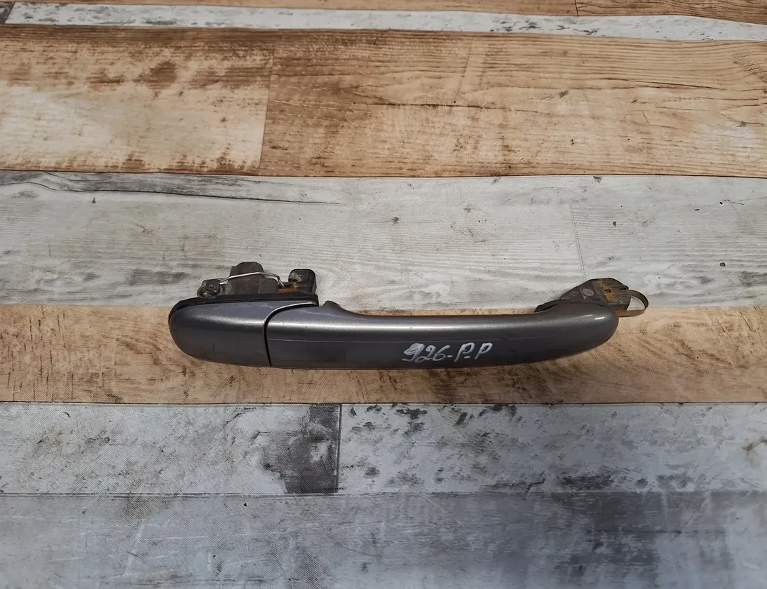 SEAT Alhambra 1 generation (1996-2010) Ручка закрывания правой передней двери 23678299