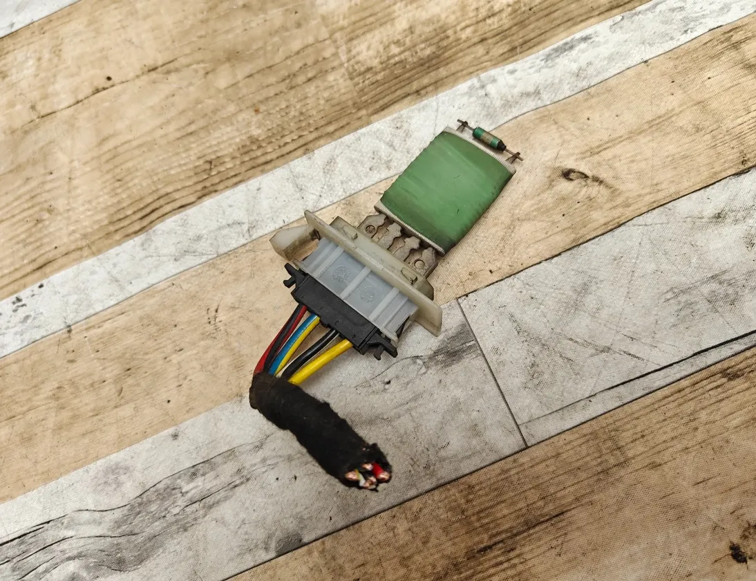 SKODA Octavia 2 generation (2004-2013) Motor ventilátora ohrievača/odpor ventilátora 33383908