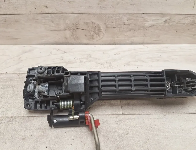 TOYOTA Avensis 2 generation (2002-2009) Rukoväť zatvárania pravých predných dverí 33514943