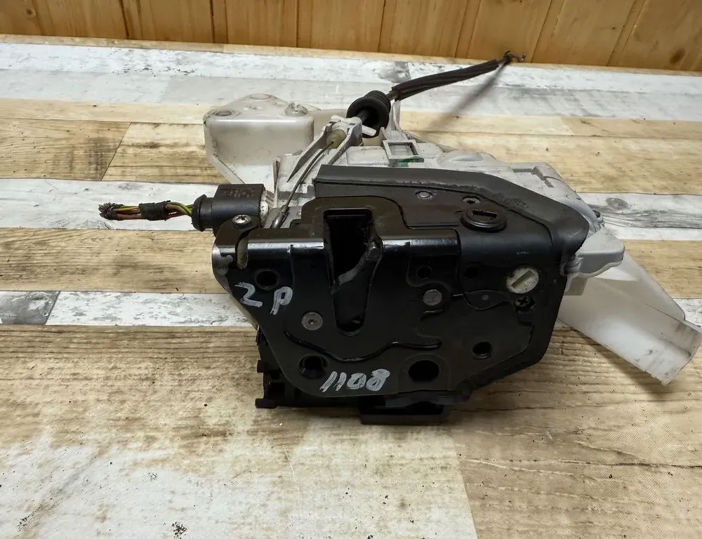 VOLKSWAGEN Passat B6 (2005-2010) Rear Right Door Lock 34017845