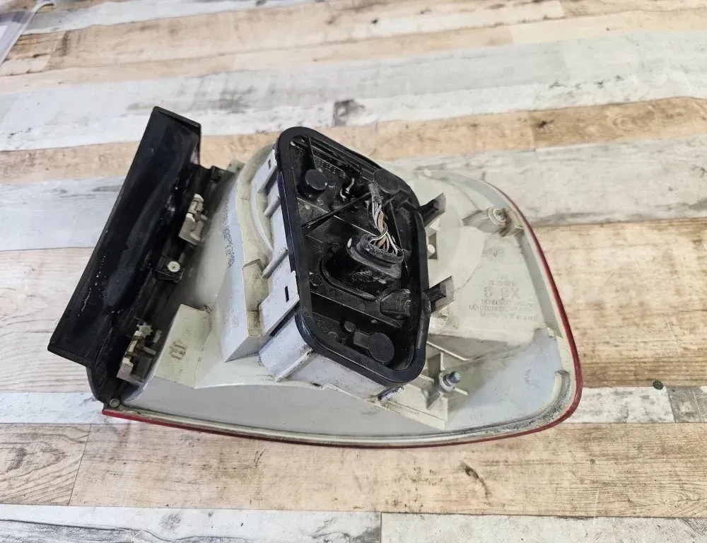 VOLKSWAGEN Touareg 1 generation (2002-2010) Ľavé zadné koncové svetlo 7L6945095K,28259002 33984525