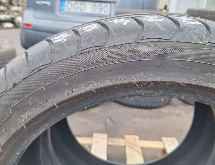 OPEL Vectra C (2002-2005) Задний багажник гриль 33990847