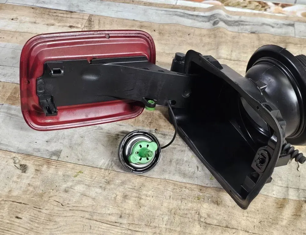 BMW X6 E71/E72 (2008-2012) Zámok krytu nádrže na palivo 7182548 33984202