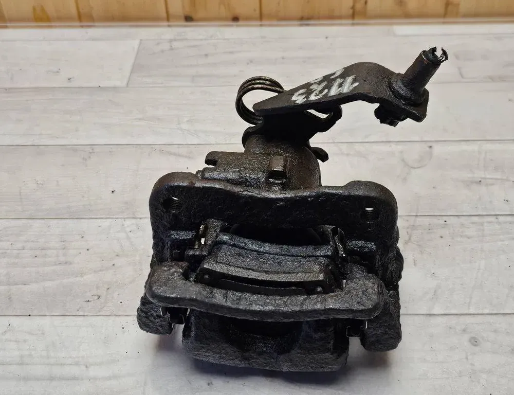 HONDA Civic 8 generation (2005-2012) Zadný pravý brzdový strmeň 33984773