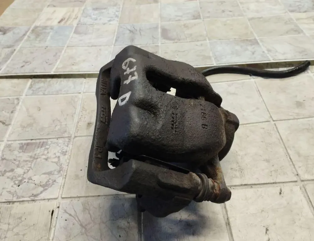 FIAT Croma 194 (2005-2011) Супорт тормозов передний правый 33979594