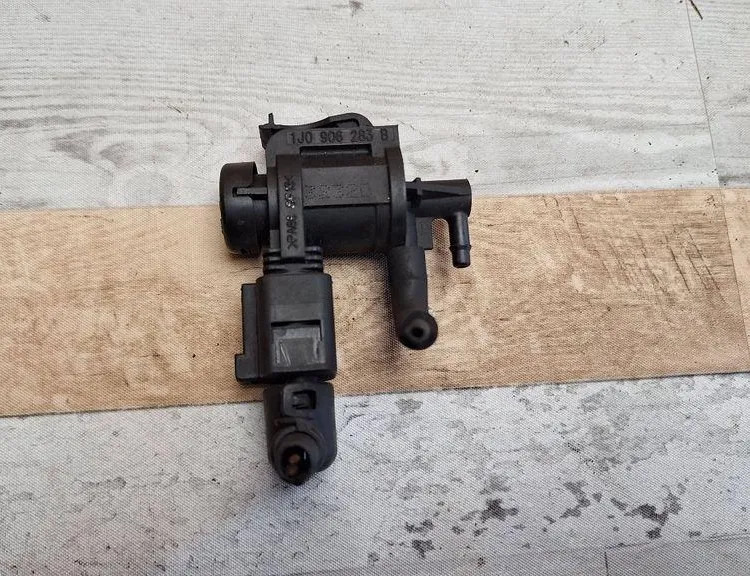 VOLKSWAGEN Touareg 1 generation (2002-2010) Solenoidový ventil 1J0906283B 34003548