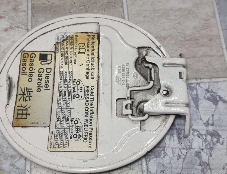 VOLKSWAGEN Sharan 1 generation (1995-2010) Zámok krytu nádrže na palivo 95YW405A26,7M0809905F 34023284