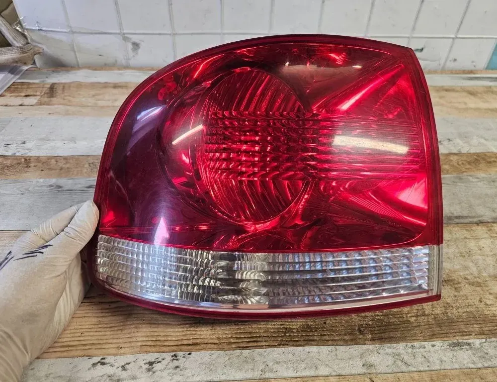 VOLKSWAGEN Touareg 1 generation (2002-2010) Ľavé zadné koncové svetlo 7L6945095K,28259002 33984525