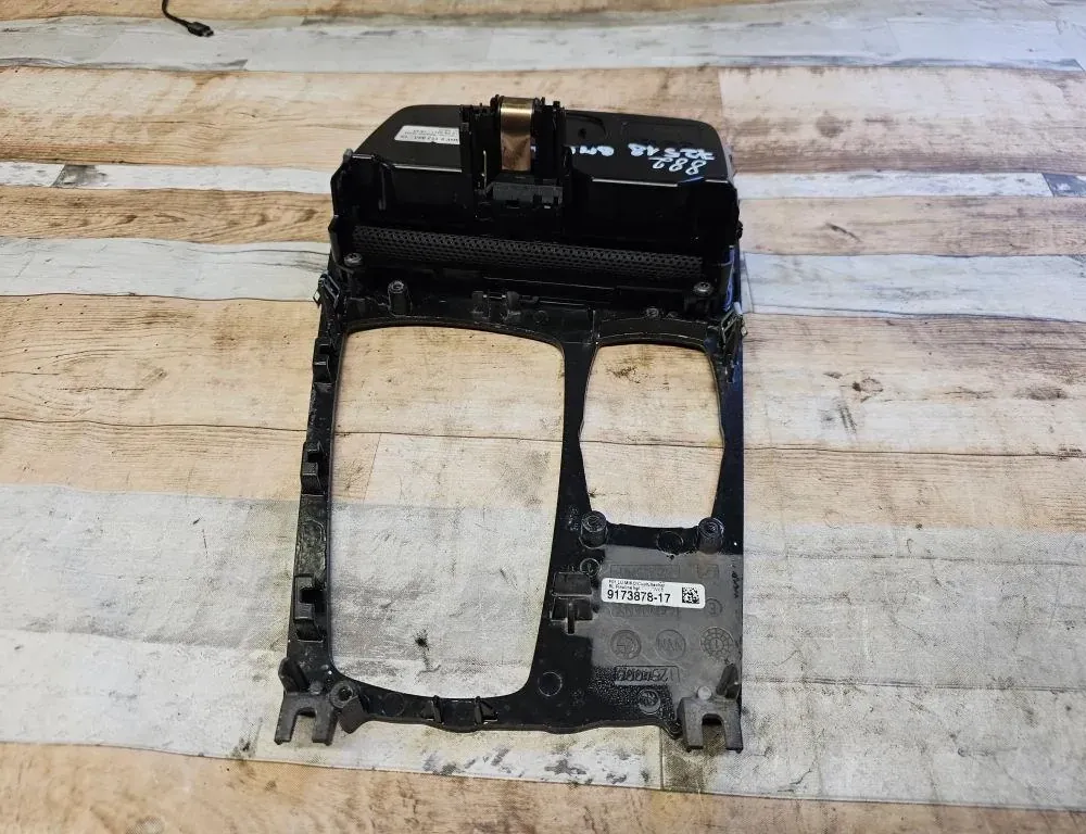 BMW 7 Series F01/F02 (2008-2015) Подстаканник 9173878,917387817,9113863,911386315 34001563