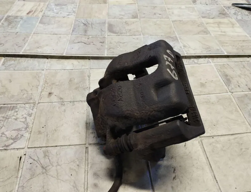 FIAT Croma 194 (2005-2011) Супорт тормозов передний правый 33979594