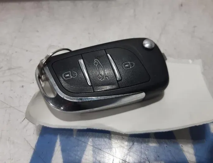 CITROËN C4 Cactus 1 generation (2014-2024) Блок управления двигателем 9814182680,9663123380,1614382780,1612139080,9819849680,980640480,BSIN0200,1669607580,1677639980,1617321780,1677651480,0281032456 27655189