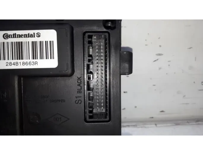 RENAULT Clio 4 generation (2012-2020) Блок управления двигателем 231A03439R,237104736R,237105499R,237107175R,V29072784A,V29005485E,160930726,284B18663R,A2C92226605,487004399R 27655949