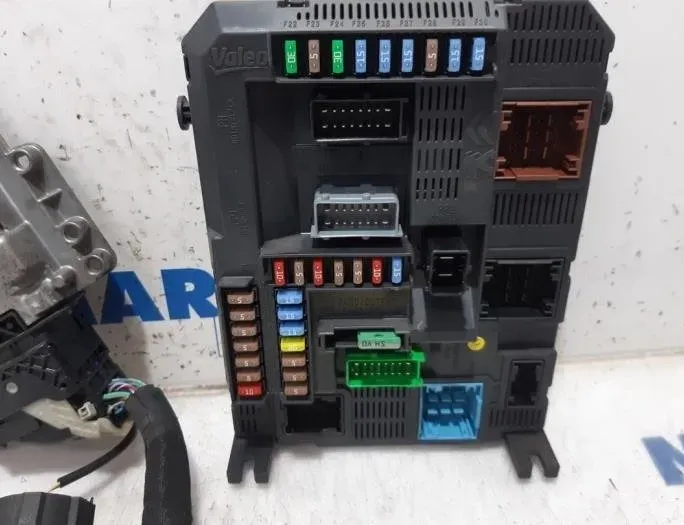 CITROËN C4 Cactus 1 generation (2014-2024) Блок управления двигателем 9809478580,9806460480,1612243680,1613026580,9807531680,9663123380,1612139080,BSIN02,E1095293,1677635980,1677650580,1669607580,0281031043 27656268