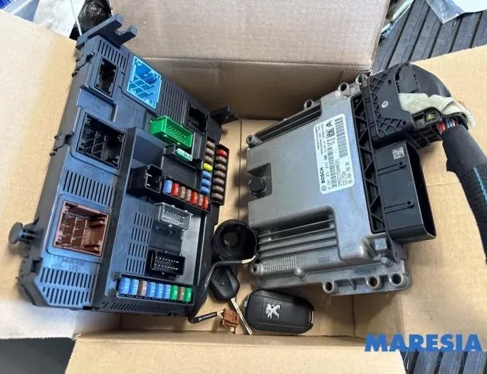 PEUGEOT 308 T9 (2013-2021) Engine Control Unit ECU 9809478580,9806460480,1614103080,1611717580,9663123380,9674001080,9807054180,980705418002,967400108002,1610807880,0281031043 27657848