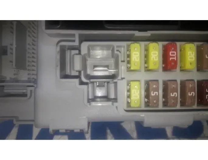FIAT Punto 3 generation (2005-2020) Engine Control Unit ECU 00518690940,52034844,51880758 27743743