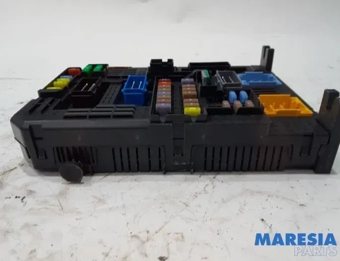 CITROËN C3 3 generation (2016-2024) Блок управления двигателем 9663123380,V4611,9819851180,1619374980,6160C1,9819657880,A2C1444340001,273047621,17333,28550122,S3191742536,1619108280,1669609280,32217B,BSIEL1CEM00,9800913080 27754909