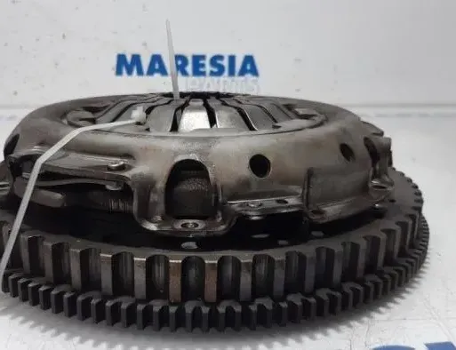 RENAULT Clio 4 generation (2012-2020) Flywheel 123116079R,302101221R,123107186R 27883913