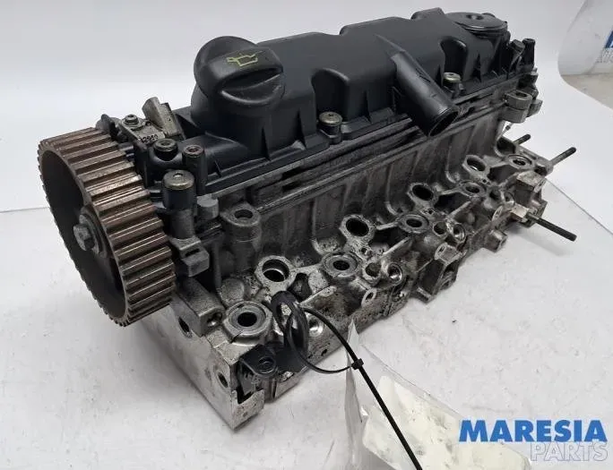CITROËN C5 1 generation (2001-2008) Engine Cylinder Head 0200GE,0200GN 30395260