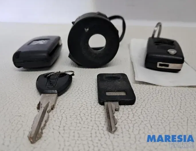 PEUGEOT 5008 1 generation (2009-2016) Engine Control Unit ECU 966689568002,0261S04616,9666325380,9666319780,1039S33926,1943WG,9663123380,1613316380,6160C1,212454502 33712781