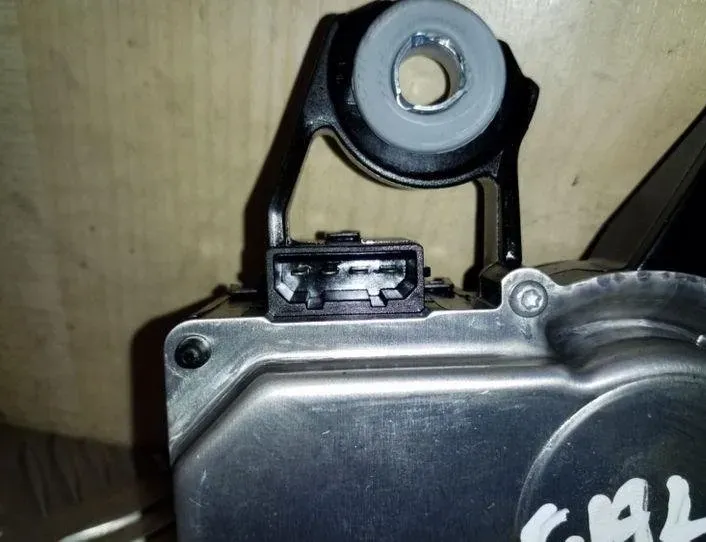 VOLKSWAGEN Touareg 1 generation (2002-2010) Motor stierača zadného okna 53032612,7L0955712C 26113185