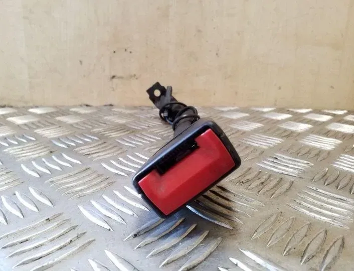 VOLKSWAGEN Jetta 5 generation (2005-2011) Pravá predná spona na sedadle 1K4857756C 26113727