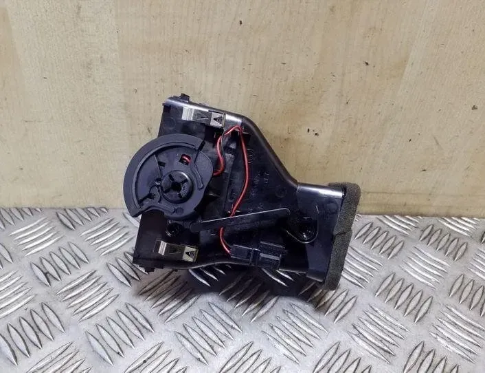 VOLKSWAGEN Touareg 2 generation (2010-2018) Dashboard Air Vents 7P2819704 26159379