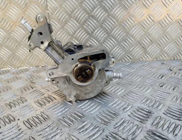 VOLKSWAGEN Polo 4 generation (2001-2009) Вакуумный насос 038145209M 26174573