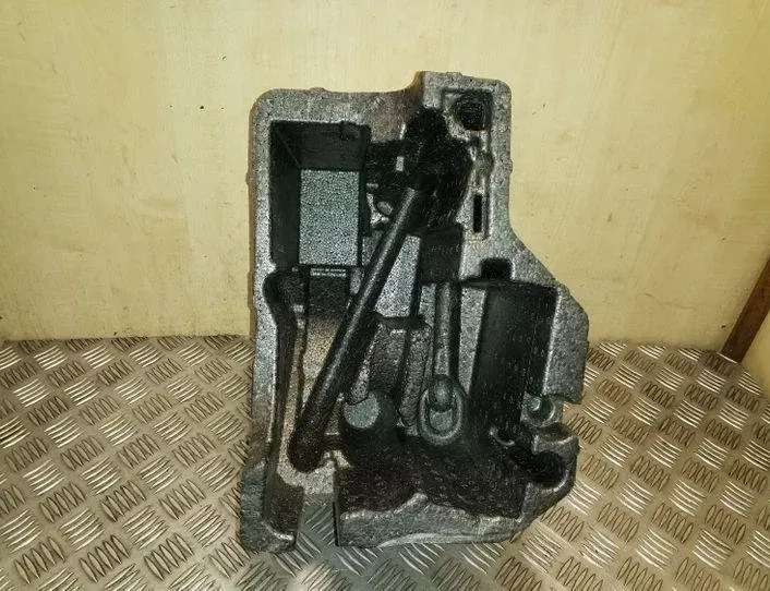 SKODA Yeti 1 generation (2009-2018) Магистральная пена 5L0012115 26185237