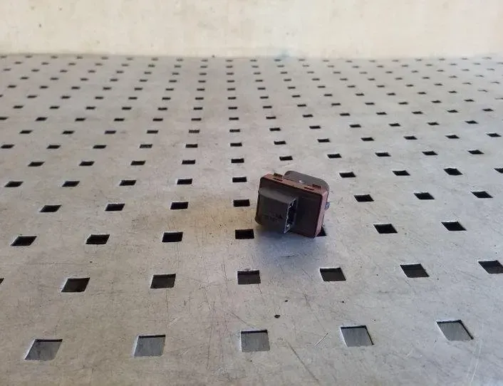 AUDI Q5 8R (2008-2017) Otvorené prepínače zadného krytu 8K0959831A 26196365