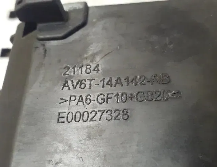 FORD Kuga 2 generation (2013-2020) Pojistková skrinka AV6T14A142AB,AV6T14A067AC 26216692