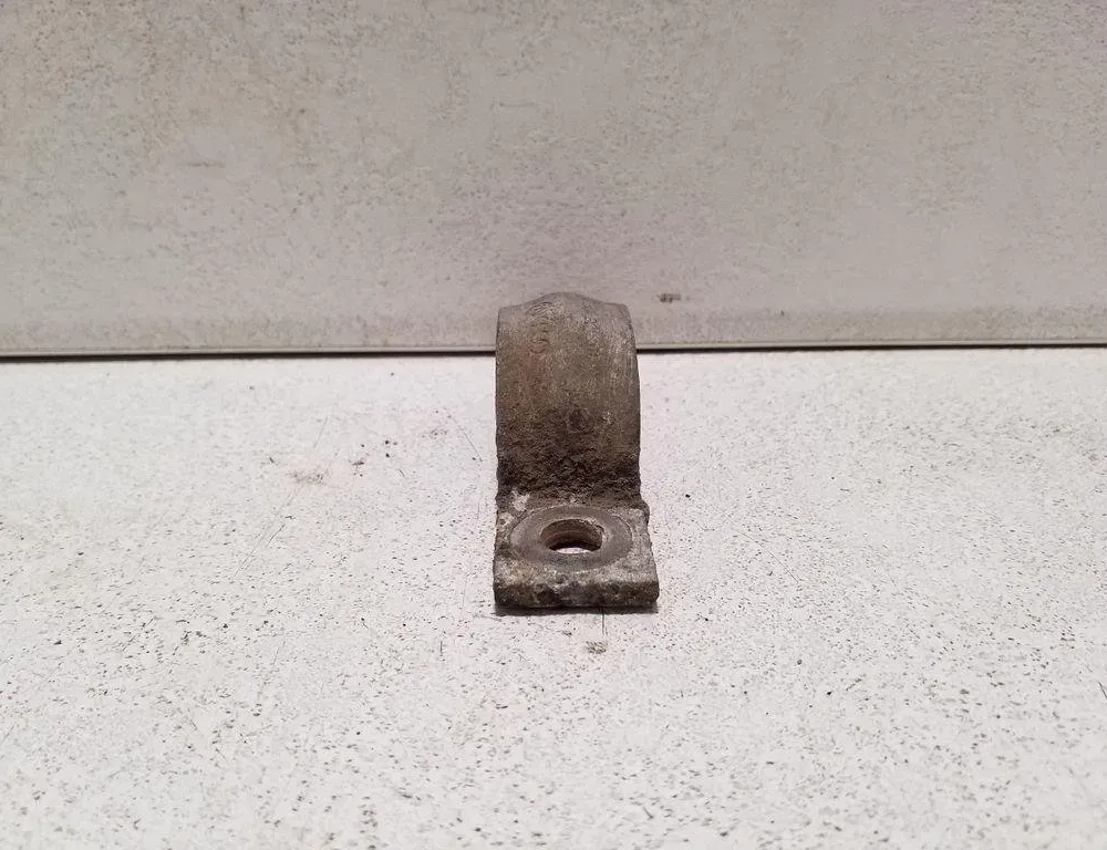 VOLKSWAGEN Touareg 2 generation (2010-2018) Rear left stabilizer bracket 7L8511418 32169803