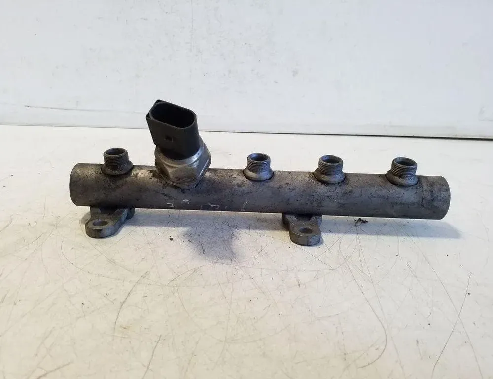 AUDI A6 C6/4F (2004-2011) Топливная рейка 059130089AB 32180334