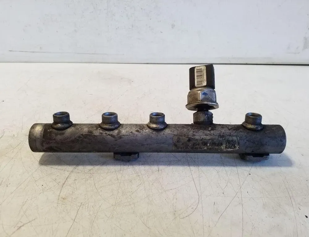 AUDI A6 C6/4F (2004-2011) Топливная рейка 059130089AB 32180334