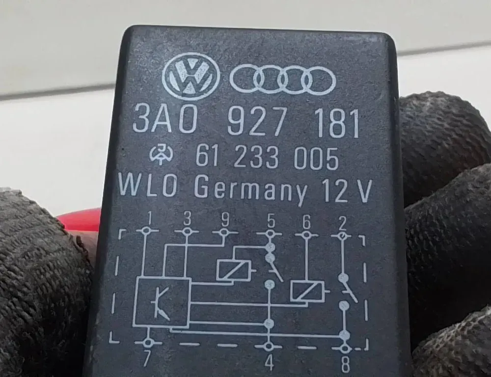 AUDI A4 B7/8E (2004-2008) Relays 61233005,3A0927181 34176604