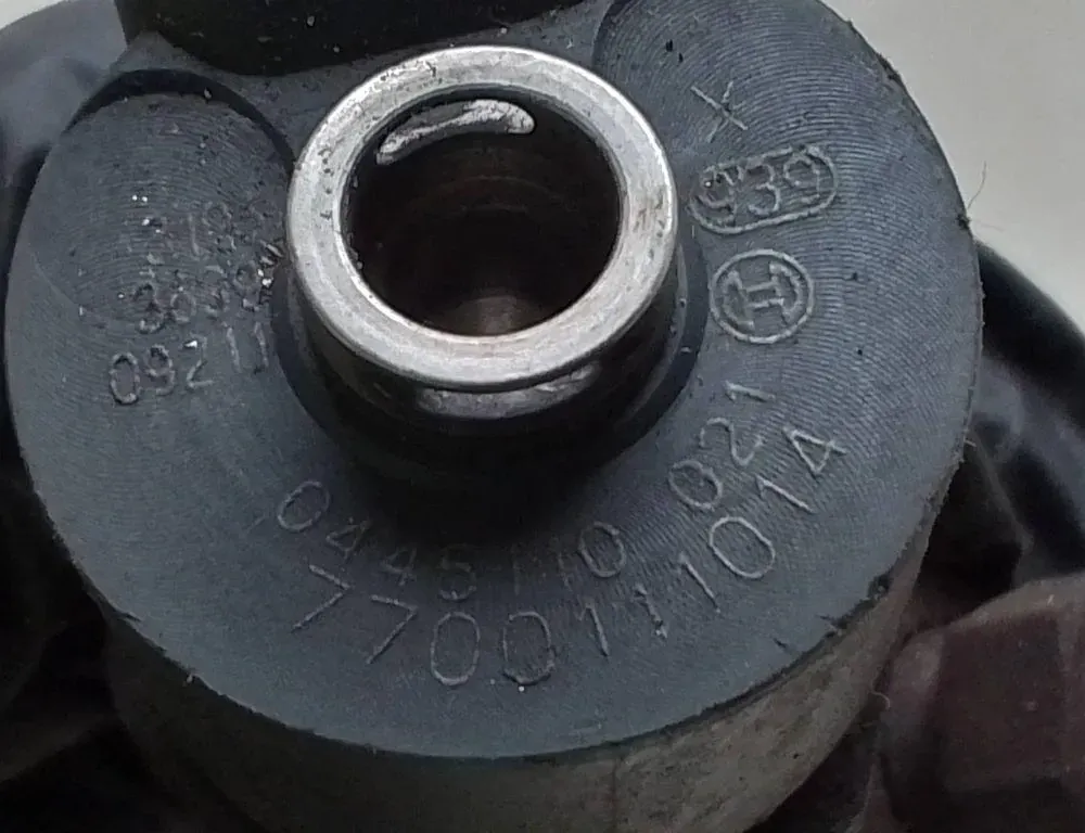 RENAULT Megane 2 generation (2002-2012) Форсунка 7700111014 34177294