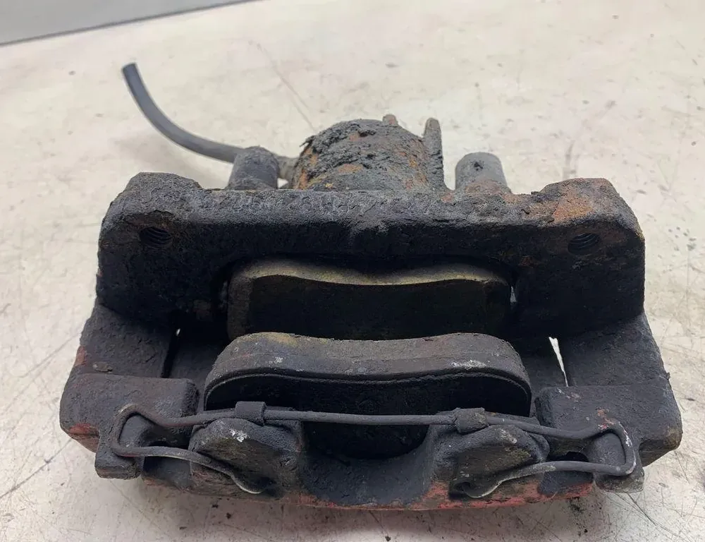 VOLVO S80 1 generation (1998-2006) Pravý predný strmeň brzdy S0014D 34180807