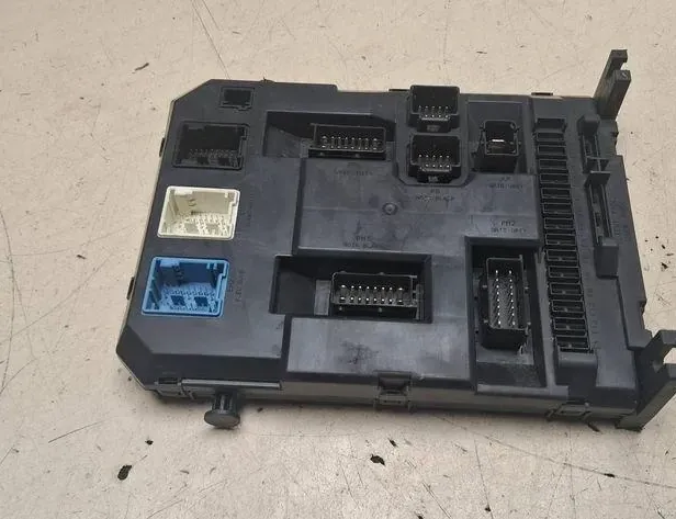 CITROËN C5 2 generation (2008-2017) Fuse box 9666952280,22661F01,20131 34182801