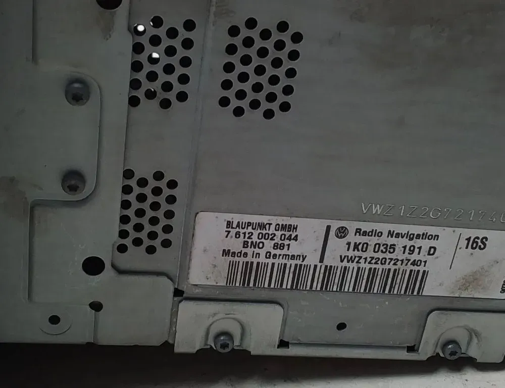 VOLKSWAGEN Touran 1 generation (2003-2015) Music Player With GPS VWZ1Z207217401,7612002044,1K0035191D 34197222