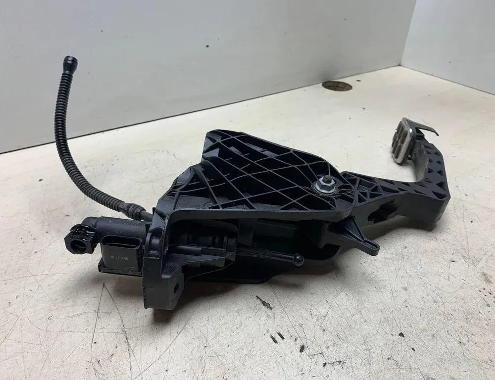 VOLKSWAGEN Golf 8 generation (2019-2023) Clutch Pedal 1K1721059DL,260049602 34181019