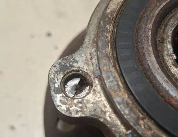 BMW 5 Series E39 (1995-2004) Ložisko pravého zadného kolesa 34183044