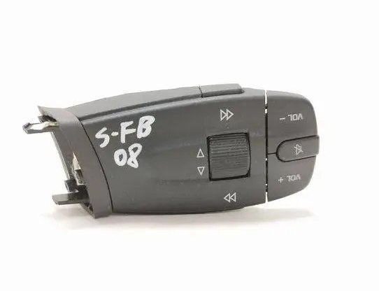 SKODA Roomster 5J  (2010-2015) Кнопки музыкального проигрывателя BG1 22699944