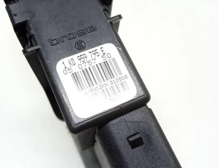 VOLKSWAGEN Tiguan 1 generation (2007-2017) Motor ovládania okna pravých zadných dverí 5N0959704 33479052