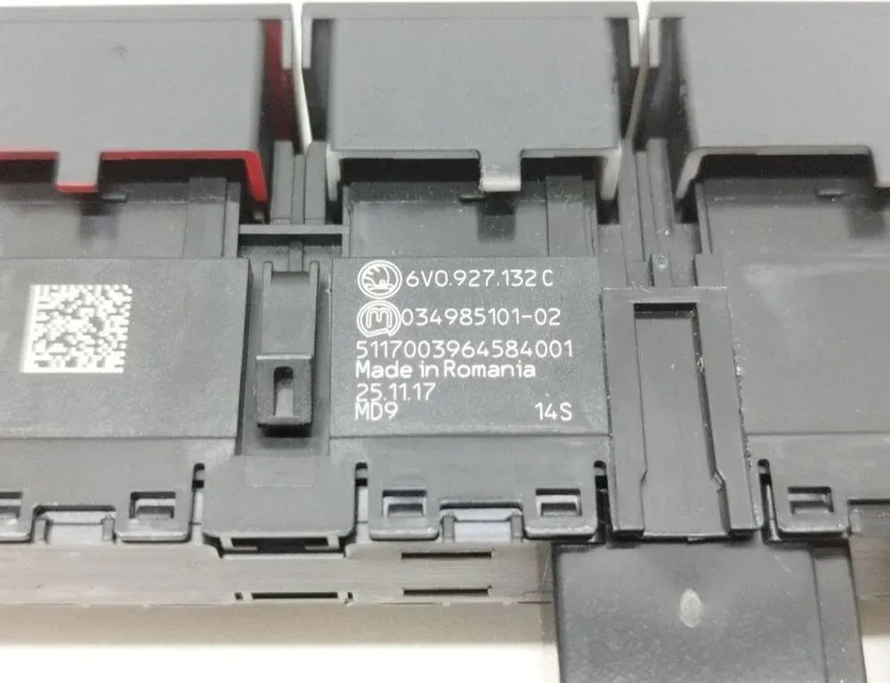 SKODA Fabia 3 generation (2014-2021) Tlačidlo núdzovej situácie 6V0927132C 33544761